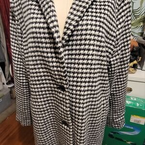 Black n white houndstooth wool coat